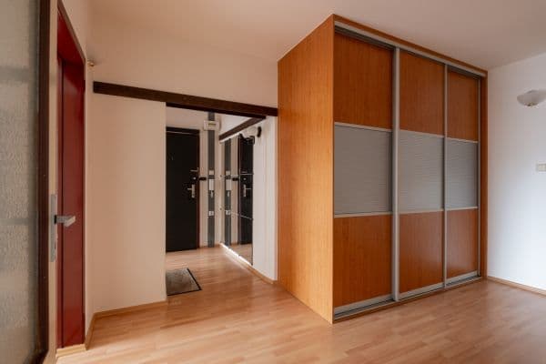 Prenájom bytu 3-izbový 73 m², Pod Lysinami, Praha Prenájom bytu 3-izbový 73 m², Pod Lysinami, Praha