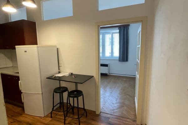 Prenájom bytu 2-izbový 47 m², Holandská, Praha Prenájom bytu 2-izbový 47 m², Holandská, Praha