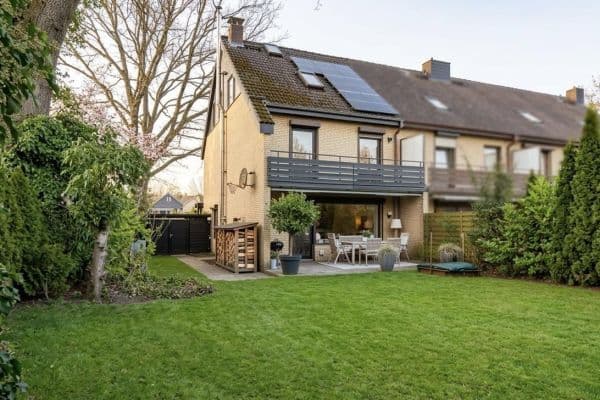 Predaj domu 149 m², pozemek 406 m², Hamburg Predaj domu 149 m², pozemek 406 m², Hamburg