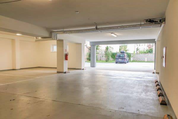 Prenájom garáže 14 m², Rudolfovská tř., České Budějovice, Jihočeský kraj Prenájom garáže 14 m², Rudolfovská tř., České Budějovice, Jihočeský kraj