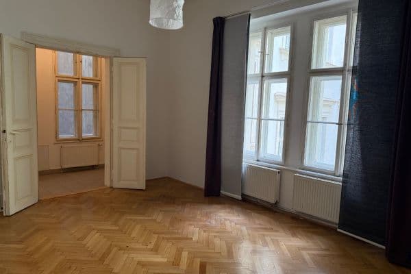 Prenájom bytu 1-izbový 44 m², Opatovická, Praha Prenájom bytu 1-izbový 44 m², Opatovická, Praha