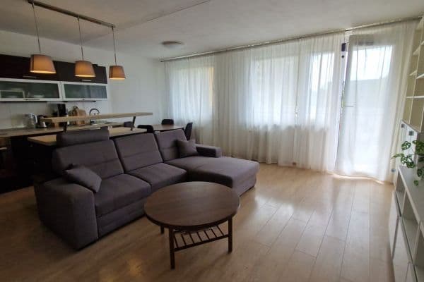 Predaj bytu 3-izbový 71 m², Murmanská, Praha Predaj bytu 3-izbový 71 m², Murmanská, Praha