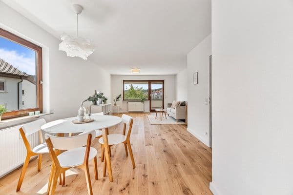 Predaj bytu 3-izbový 84 m², Leonberg Predaj bytu 3-izbový 84 m², Leonberg
