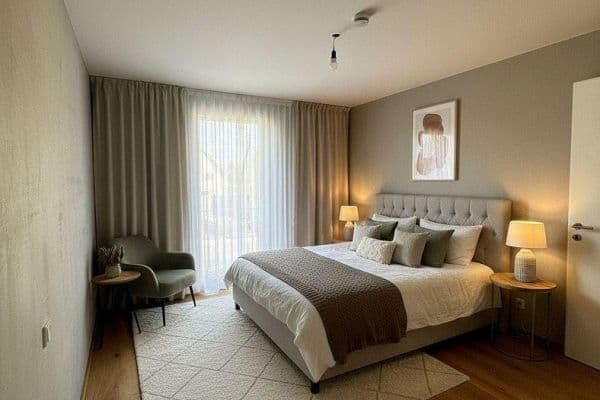 Prenájom bytu 2-izbový 56 m², München, Bavorsko Prenájom bytu 2-izbový 56 m², München, Bavorsko