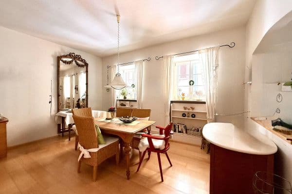 Prenájom bytu 4-izbový 121 m², Staufen im Breisgau Prenájom bytu 4-izbový 121 m², Staufen im Breisgau