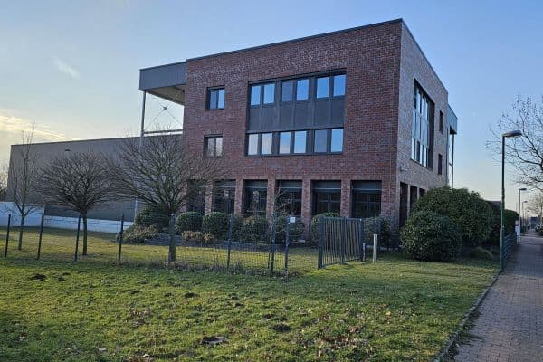 Prenájom nebytového priestoru 4.760 m², Willich Prenájom nebytového priestoru 4.760 m², Willich