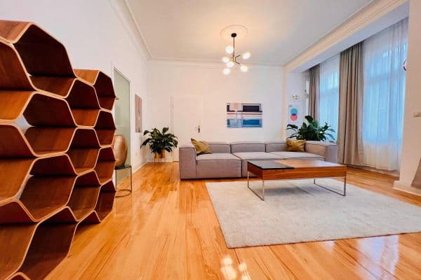 Prenájom bytu 3-izbový 89 m², Lindenstraße 86, Köln, Severné Porýnie - Westfálsko Prenájom bytu 3-izbový 89 m², Lindenstraße 86, Köln, Severné Porýnie - Westfálsko