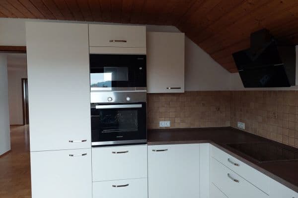 Prenájom bytu 4-izbový 109 m², Akazienweg, Hassmersheim Prenájom bytu 4-izbový 109 m², Akazienweg, Hassmersheim