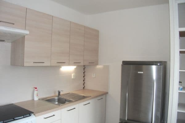 Prenájom bytu 3-izbový 68 m², Rustaveliho, Bratislava Prenájom bytu 3-izbový 68 m², Rustaveliho, Bratislava