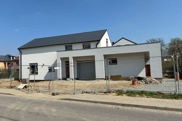 Prenájom bytu 2-izbový 48 m², 4222, Břestek Prenájom bytu 2-izbový 48 m², 4222, Břestek