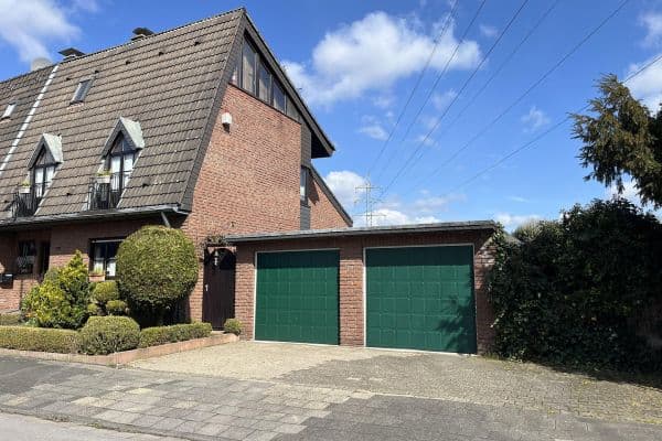 Predaj domu 167 m², pozemek 700 m², Duisburg Predaj domu 167 m², pozemek 700 m², Duisburg