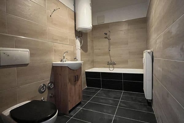 Prenájom bytu 3-izbový 79 m², Thomas-Mann-Straße 13, Zwickau, Sasko Prenájom bytu 3-izbový 79 m², Thomas-Mann-Straße 13, Zwickau, Sasko