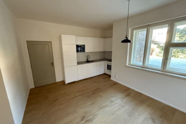Prenájom bytu 3-izbový 77 m², V Holešovičkách, Praha Prenájom bytu 3-izbový 77 m², V Holešovičkách, Praha