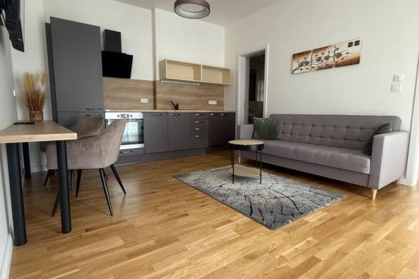Prenájom bytu 2-izbový 47 m², Vítkova, Praha Prenájom bytu 2-izbový 47 m², Vítkova, Praha