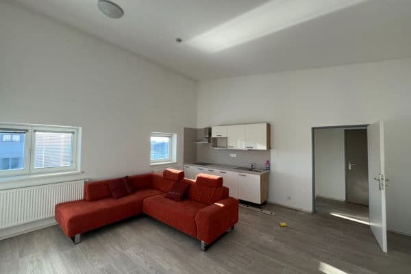 Prenájom bytu 1-izbový 45 m², U Uhříněveské obory, Praha Prenájom bytu 1-izbový 45 m², U Uhříněveské obory, Praha