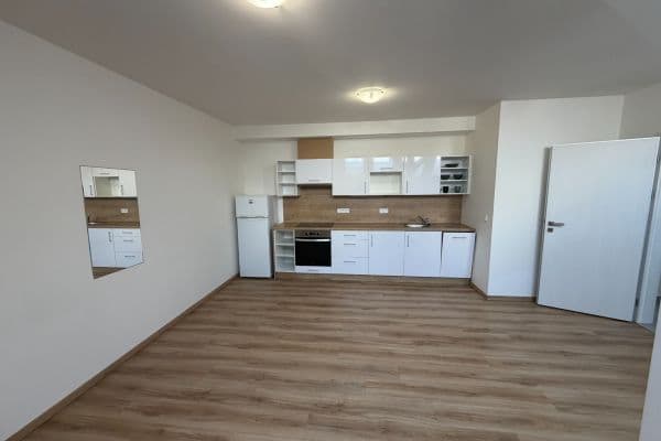 Prenájom bytu 1-izbový 35 m², Tovární, Plzeň, Plzeňský kraj Prenájom bytu 1-izbový 35 m², Tovární, Plzeň, Plzeňský kraj