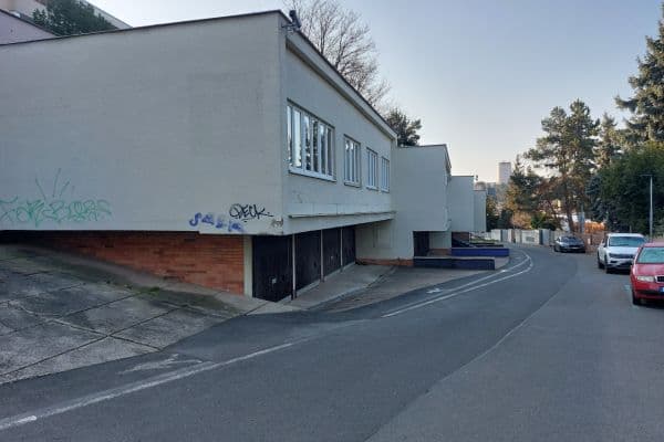 Prenájom garáže 17 m², Nad cihelnou, Praha Prenájom garáže 17 m², Nad cihelnou, Praha