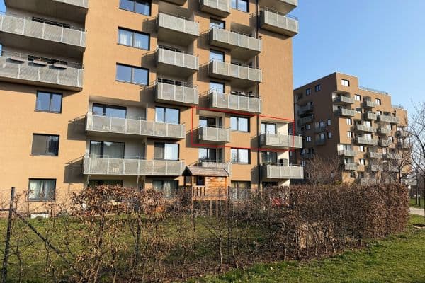 Prenájom bytu 3-izbový 84 m², Zvěřinova, Praha Prenájom bytu 3-izbový 84 m², Zvěřinova, Praha