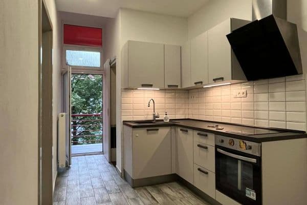 Prenájom bytu 2-izbový 59 m², Jeseniova, Praha Prenájom bytu 2-izbový 59 m², Jeseniova, Praha