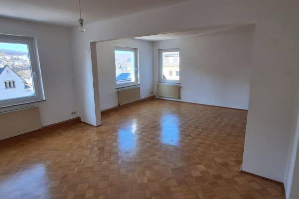 Prenájom bytu 4-izbový 107 m², St.Michael-Str. 20, Siegen, Severné Porýnie - Westfálsko Prenájom bytu 4-izbový 107 m², St.Michael-Str. 20, Siegen, Severné Porýnie - Westfálsko