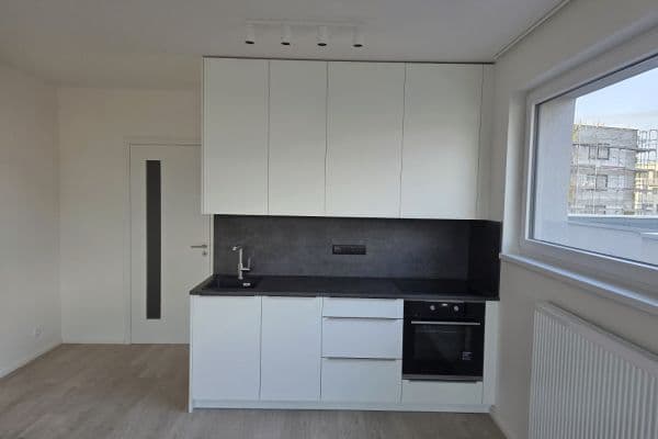 Prenájom bytu 1-izbový 32 m², Poděbradská, Praha Prenájom bytu 1-izbový 32 m², Poděbradská, Praha