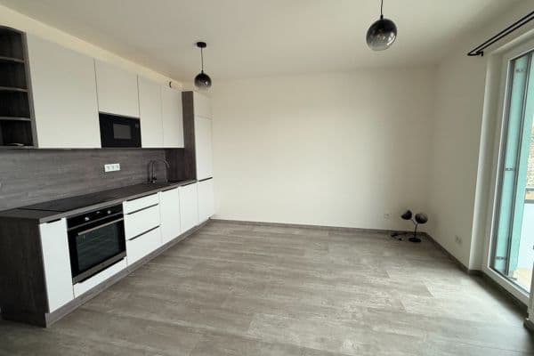 Prenájom bytu 1-izbový 32 m², Strančická, Praha Prenájom bytu 1-izbový 32 m², Strančická, Praha