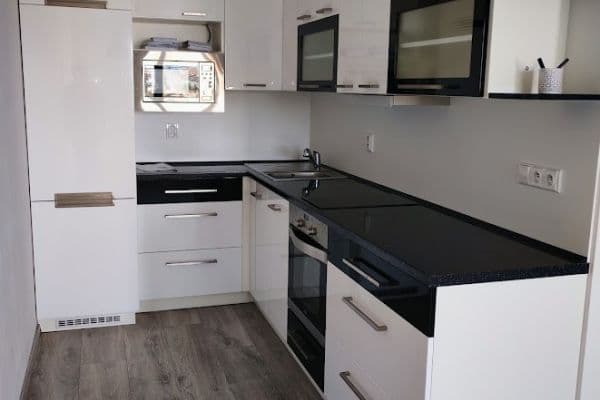 Prenájom bytu 2-izbový 52 m², Ke Strouze, Nymburk Prenájom bytu 2-izbový 52 m², Ke Strouze, Nymburk