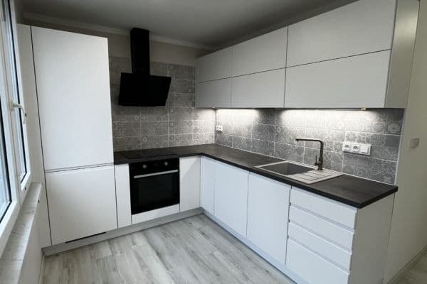 Predaj bytu 2-izbový 62 m², Maďarská, Karlovy Vary Predaj bytu 2-izbový 62 m², Maďarská, Karlovy Vary
