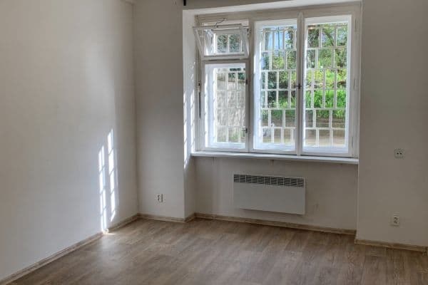 Prenájom bytu 2-izbový 43 m², Vršovická, Praha Prenájom bytu 2-izbový 43 m², Vršovická, Praha