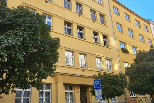 Prenájom bytu 5-izbový 88 m², Oblouková, Praha Prenájom bytu 5-izbový 88 m², Oblouková, Praha