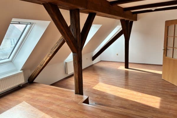 Prenájom bytu 3-izbový 157 m², Palackého, Jaroměř Prenájom bytu 3-izbový 157 m², Palackého, Jaroměř