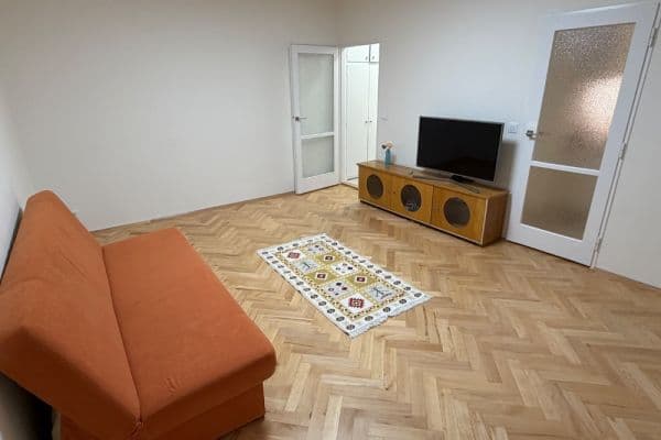 Prenájom bytu 2-izbový 55 m², náměstí Svatopluka Čecha, Praha Prenájom bytu 2-izbový 55 m², náměstí Svatopluka Čecha, Praha