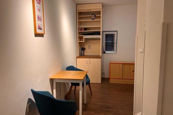 Prenájom nebytového priestoru 25 m², Na Hutích, Praha Prenájom nebytového priestoru 25 m², Na Hutích, Praha
