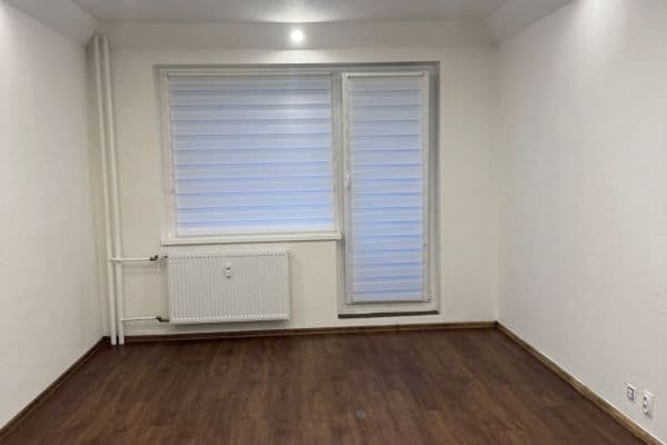 Prenájom bytu 2-izbový 50 m², Charkovská, Karlovy Vary Prenájom bytu 2-izbový 50 m², Charkovská, Karlovy Vary
