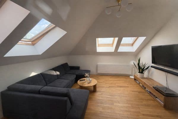 Prenájom bytu 2-izbový 60 m², Oldřichova, Praha Prenájom bytu 2-izbový 60 m², Oldřichova, Praha