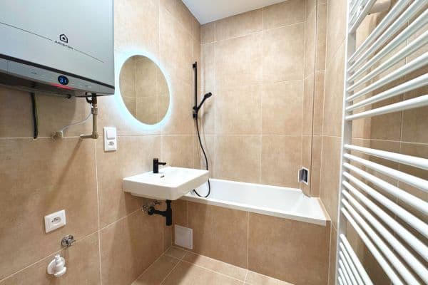 Predaj bytu 2-izbový 45 m², 5. května, Praha Predaj bytu 2-izbový 45 m², 5. května, Praha