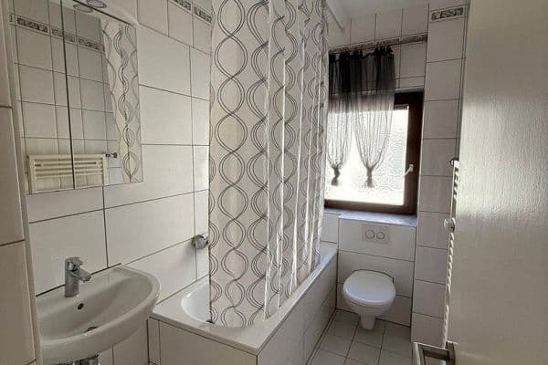 Prenájom bytu 3-izbový 82 m², Zum Traroth 12a, Bad Soden Salmünster Prenájom bytu 3-izbový 82 m², Zum Traroth 12a, Bad Soden Salmünster