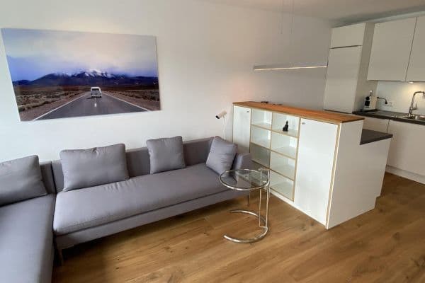 Prenájom bytu 3-izbový 80 m², Bernhardstr. 147, Köln Prenájom bytu 3-izbový 80 m², Bernhardstr. 147, Köln