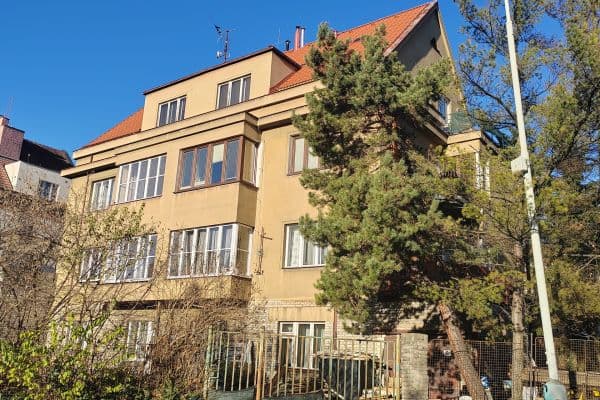 Prenájom bytu 3-izbový 88 m², Kladenská, Praha Prenájom bytu 3-izbový 88 m², Kladenská, Praha