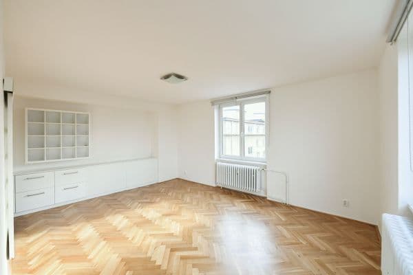Prenájom bytu 2-izbový 53 m², Kafkova, Praha Prenájom bytu 2-izbový 53 m², Kafkova, Praha