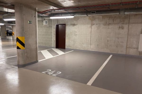 Prenájom garáže 15 m², Hábova, Praha Prenájom garáže 15 m², Hábova, Praha