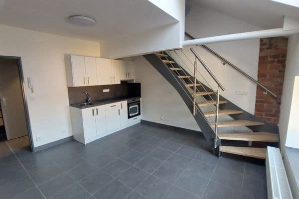 Prenájom bytu 2-izbový 40 m², náměstí Svobody, Šternberk Prenájom bytu 2-izbový 40 m², náměstí Svobody, Šternberk