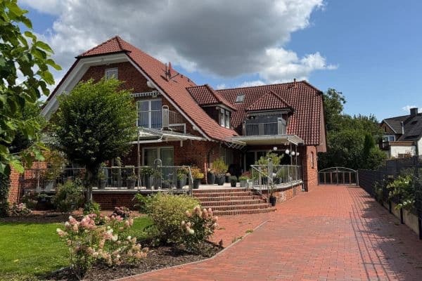 Predaj domu 378 m², pozemek 2.150 m², Rinteln Predaj domu 378 m², pozemek 2.150 m², Rinteln