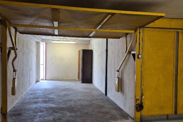 Prenájom garáže 17 m², Navigátorů, Praha Prenájom garáže 17 m², Navigátorů, Praha