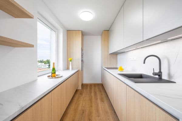 Predaj bytu 3-izbový 76 m², Janovská, Praha Predaj bytu 3-izbový 76 m², Janovská, Praha