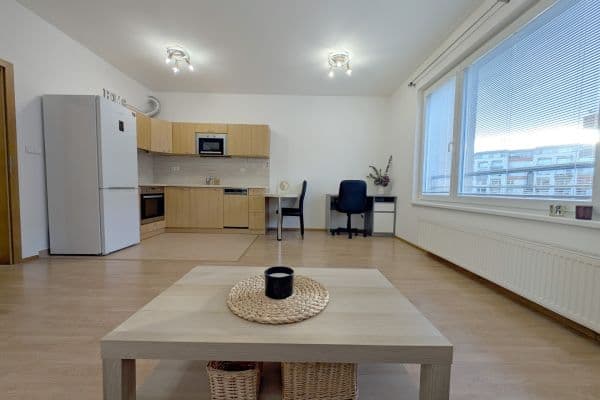 Prenájom bytu 2-izbový 55 m², Míšovická, Praha Prenájom bytu 2-izbový 55 m², Míšovická, Praha