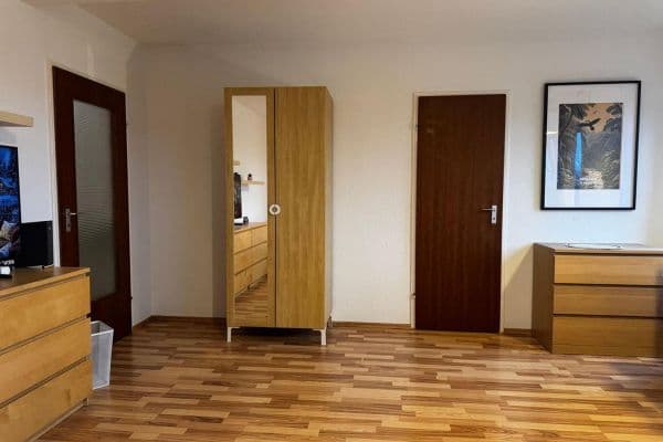 Prenájom bytu 1-izbový 38 m², Mannheim Prenájom bytu 1-izbový 38 m², Mannheim