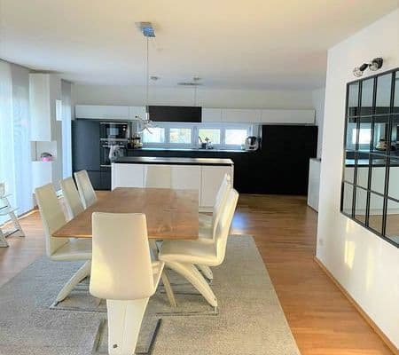 Prenájom bytu 4-izbový 146 m², Lerchenstraße 89, Heilbronn, Bádensko-Wurttembersko Prenájom bytu 4-izbový 146 m², Lerchenstraße 89, Heilbronn, Bádensko-Wurttembersko