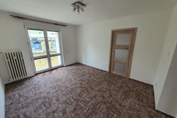 Prenájom bytu 2-izbový 50 m², Dlouhá, Horní Slavkov Prenájom bytu 2-izbový 50 m², Dlouhá, Horní Slavkov