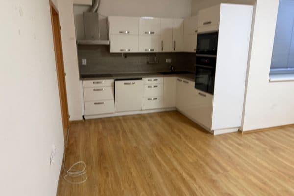 Prenájom bytu 3-izbový 70 m², Nezamyslova, Písek, Jihočeský kraj Prenájom bytu 3-izbový 70 m², Nezamyslova, Písek, Jihočeský kraj